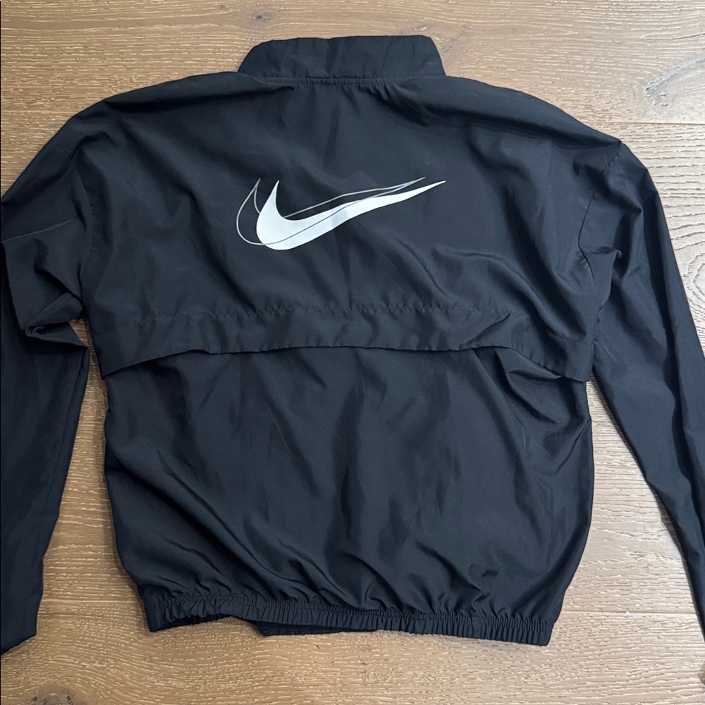 NikeRunning Dri-Fit Packable Jacket Lightweight Zip Up Cropped Windbreaker - Picture 4 of 5
